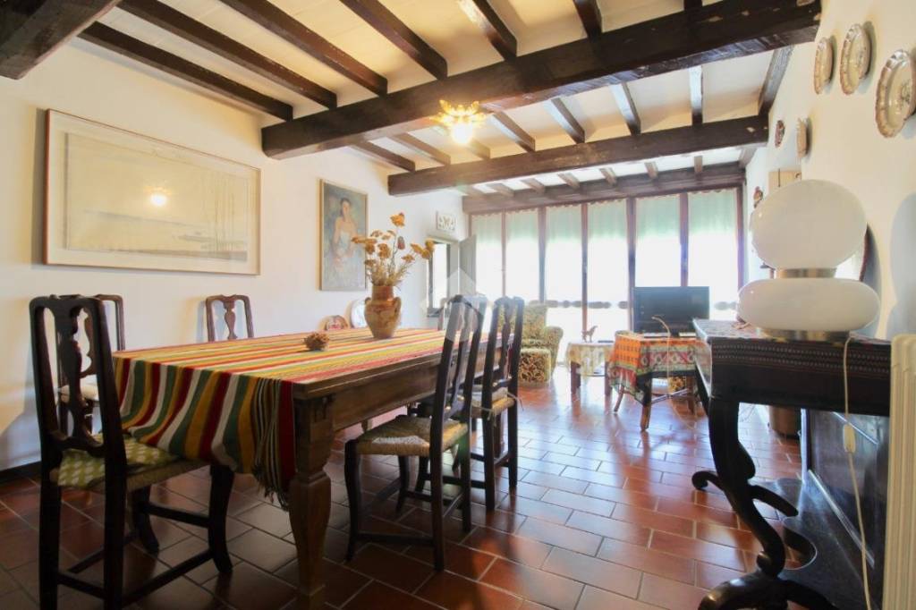 appartamento in vendita a Casina in zona Castignola