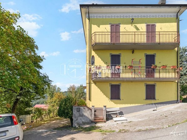 casa indipendente in vendita a Casina in zona Beleo