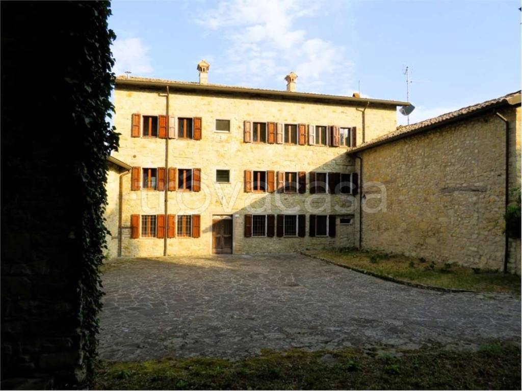 casa indipendente in vendita a Casina in zona Castignola