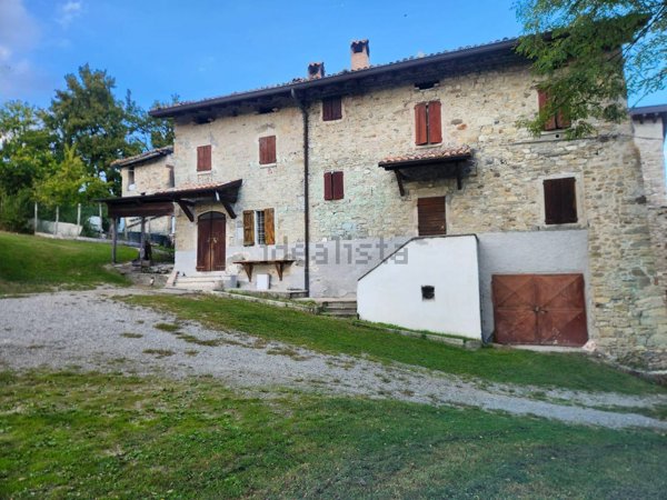 casa indipendente in vendita a Casina