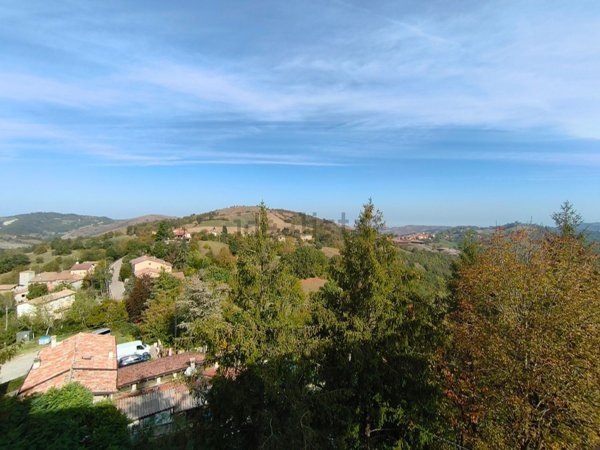 appartamento in vendita a Casina in zona Sordiglio