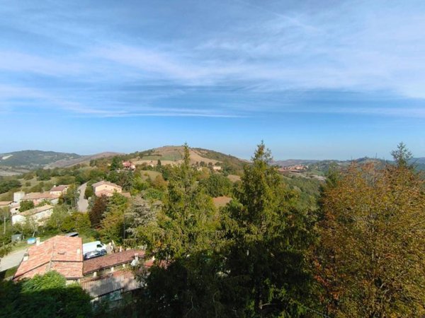 appartamento in vendita a Casina in zona Sordiglio