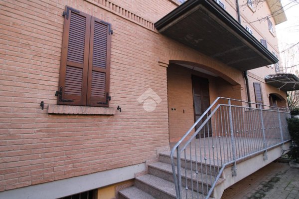 casa indipendente in vendita a Castellarano in zona Tressano