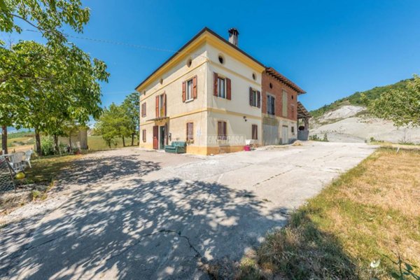 casa indipendente in vendita a Castellarano in zona Roteglia