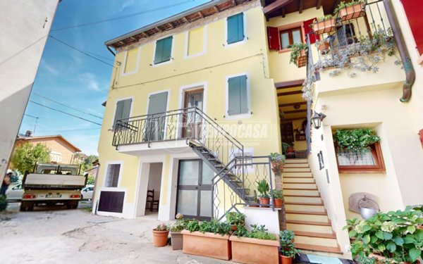 appartamento in vendita a Castellarano in zona Roteglia