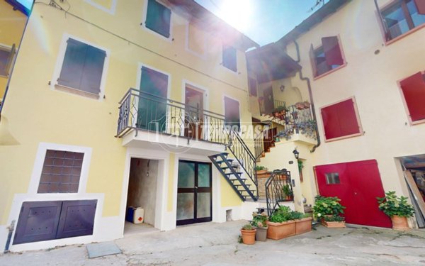 appartamento in vendita a Castellarano in zona Roteglia