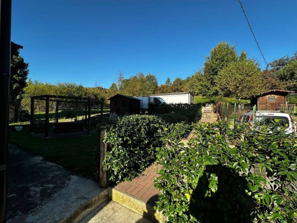 casa indipendente in vendita a Castellarano in zona Roteglia