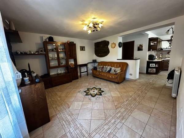 casa indipendente in vendita a Castellarano in zona Roteglia