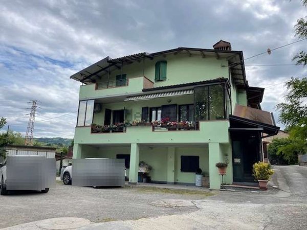 casa indipendente in vendita a Castellarano in zona Roteglia