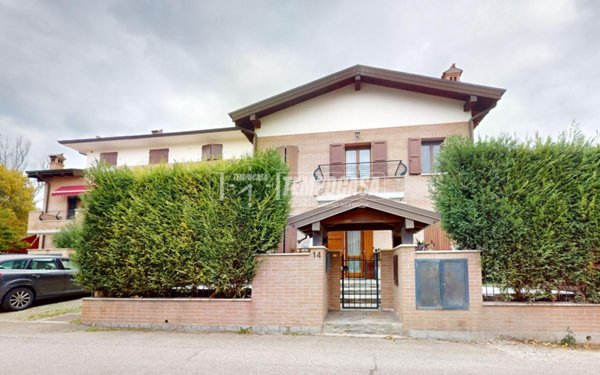 casa indipendente in vendita a Castellarano in zona Scuole