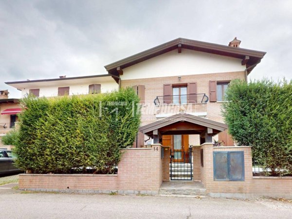 casa indipendente in vendita a Castellarano in zona Scuole
