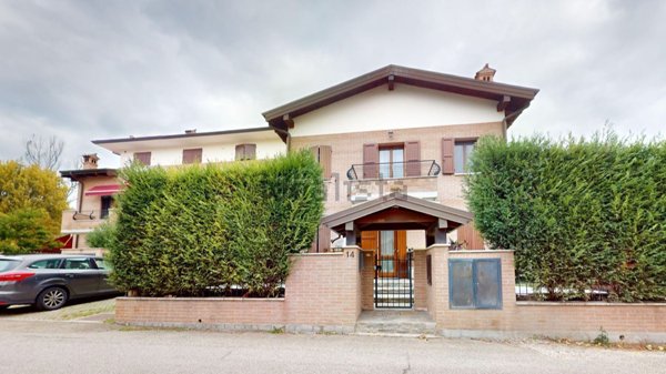 casa indipendente in vendita a Castellarano in zona Scuole