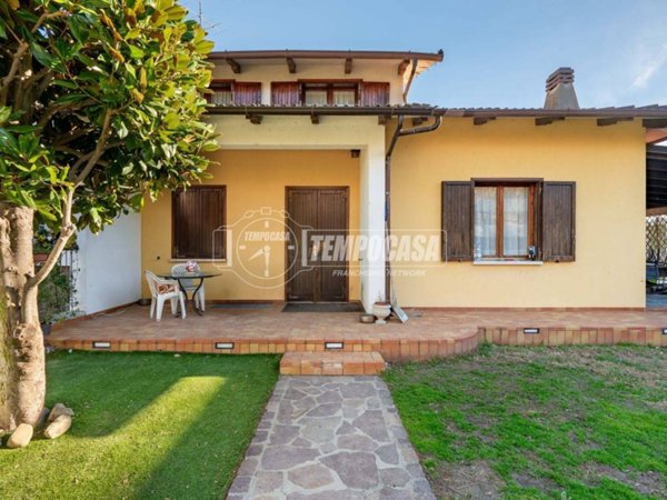 casa indipendente in vendita a Castellarano in zona Scuole