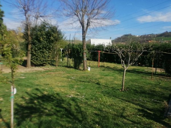 casa indipendente in vendita a Castellarano in zona Roteglia