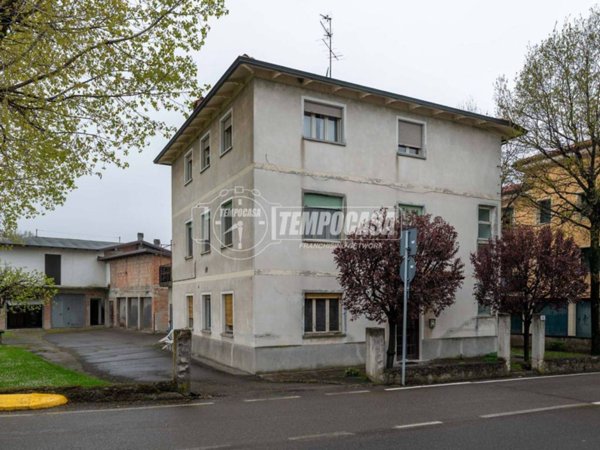 casa indipendente in vendita a Castellarano in zona Roteglia