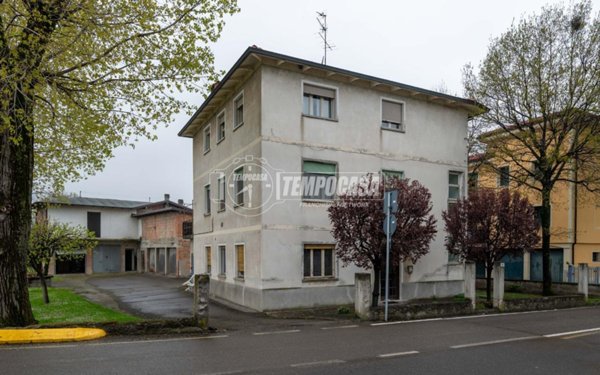 casa indipendente in vendita a Castellarano in zona Roteglia