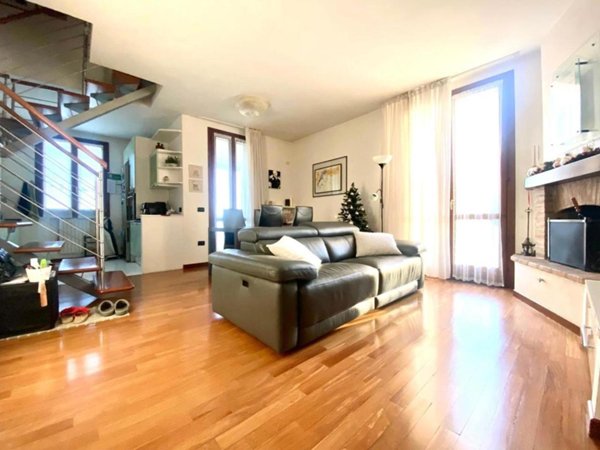 appartamento in vendita a Castellarano in zona Cadiroggio