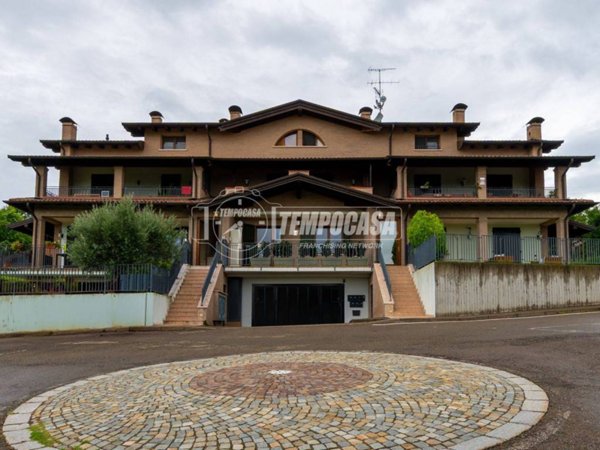 appartamento in vendita a Castellarano in zona Cadiroggio