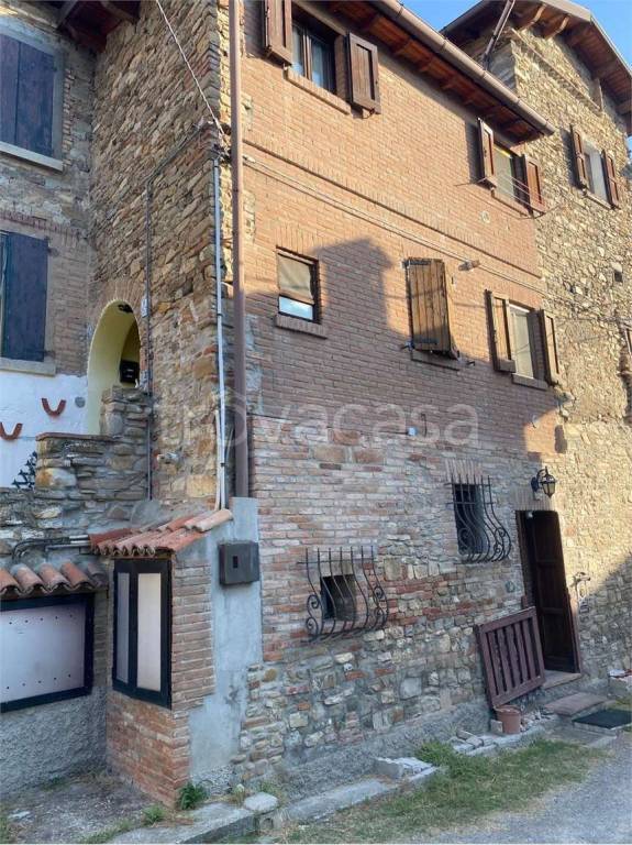 appartamento in vendita a Castellarano in zona Roteglia