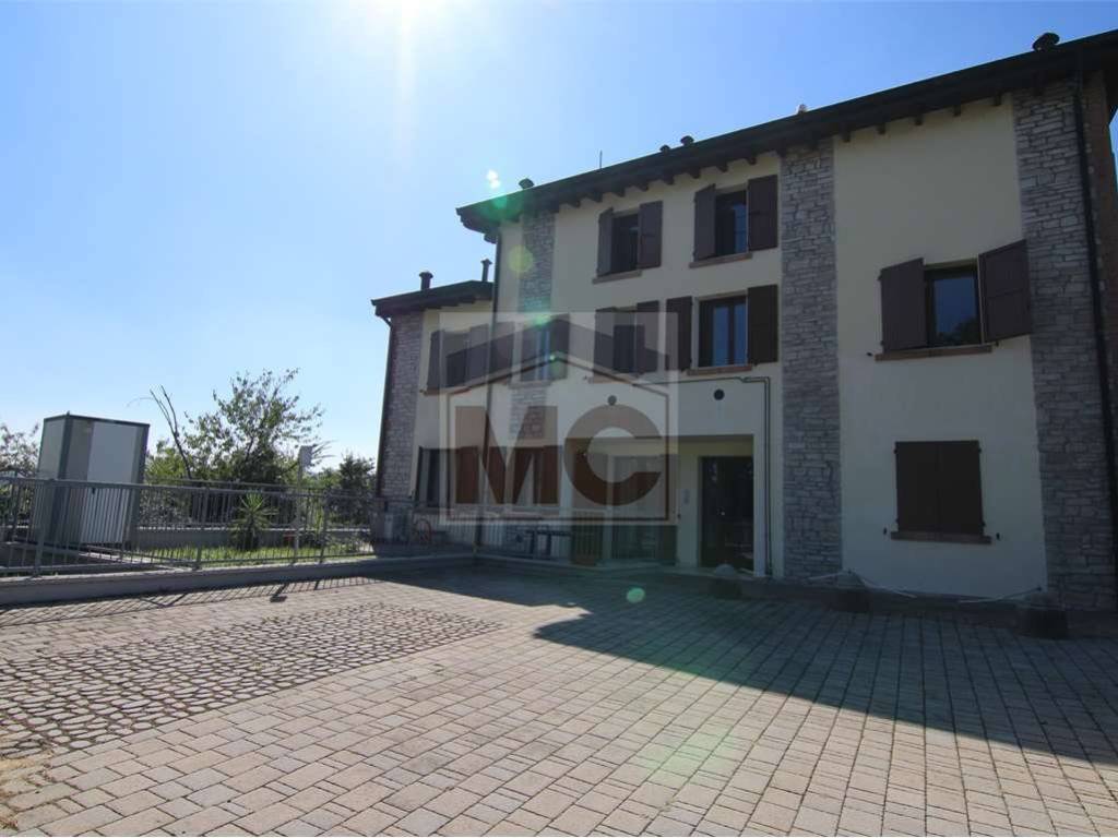 appartamento in vendita a Castellarano in zona San Valentino