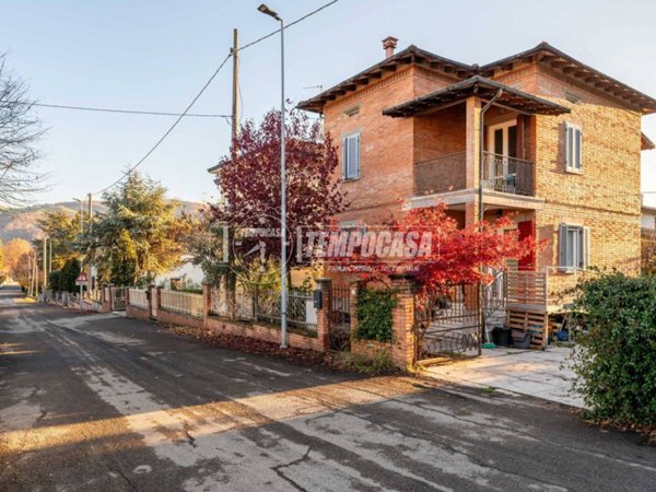 casa indipendente in vendita a Castellarano in zona Roteglia