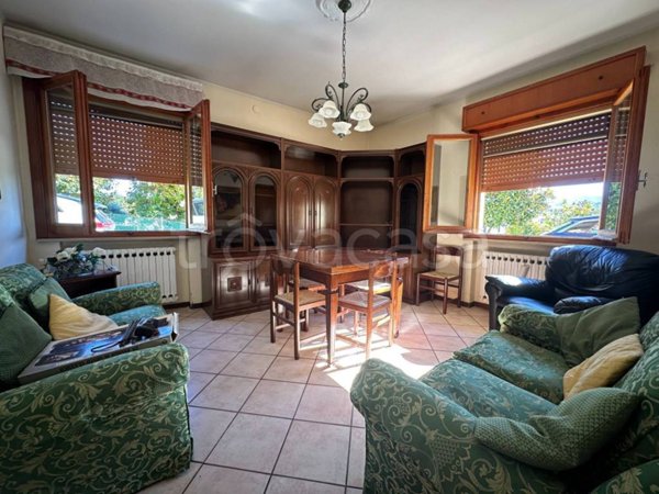 casa indipendente in vendita a Castellarano in zona Roteglia