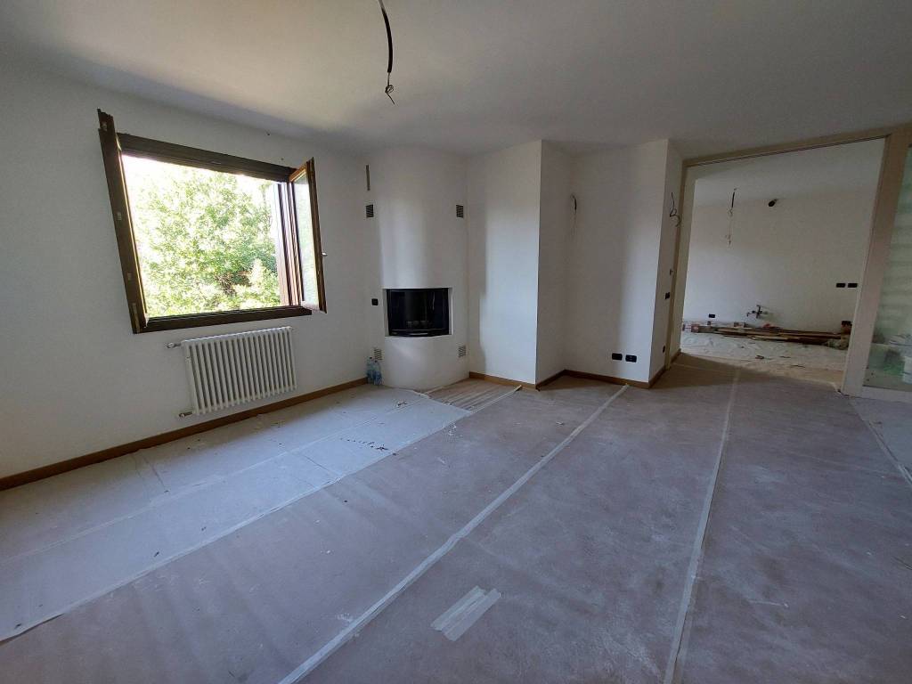 appartamento in vendita a Castellarano in zona Cadiroggio