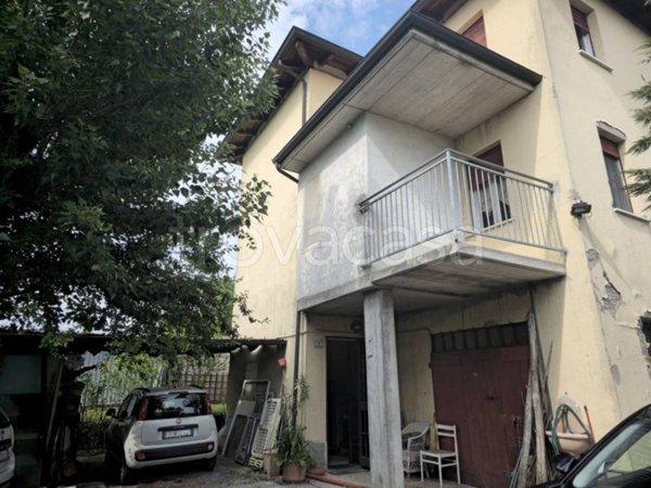 casa indipendente in vendita a Castellarano in zona San Valentino