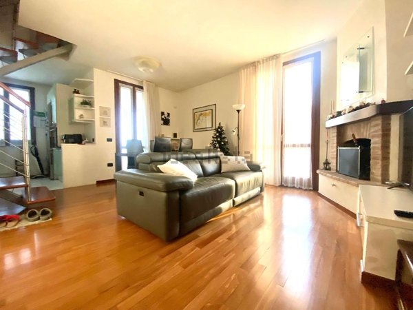 appartamento in vendita a Castellarano in zona Cadiroggio