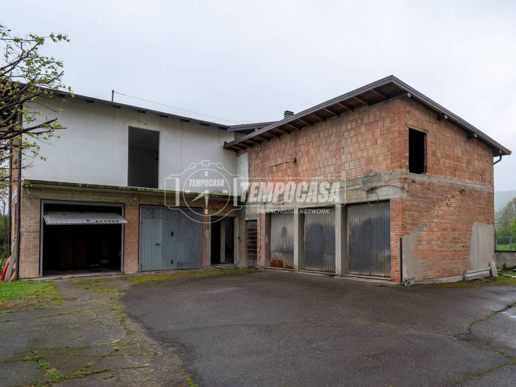 appartamento in vendita a Castellarano in zona Roteglia