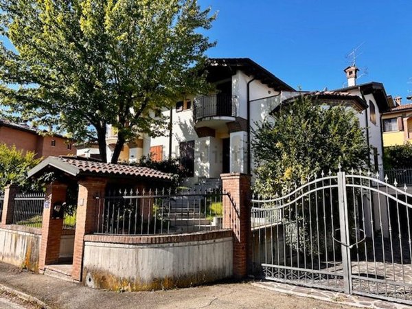 casa indipendente in vendita a Castellarano in zona San Valentino