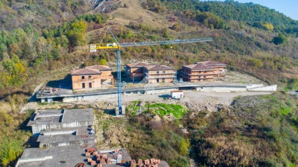 casa indipendente in vendita a Castellarano in zona Roteglia