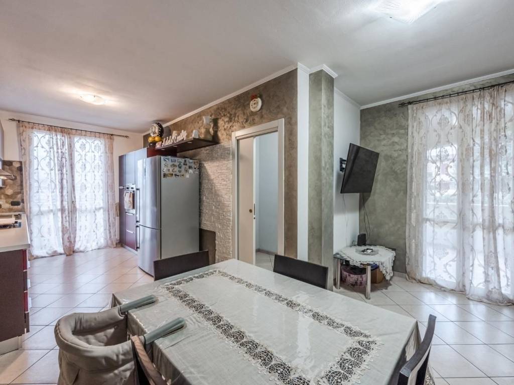 casa indipendente in vendita a Castellarano in zona Roteglia