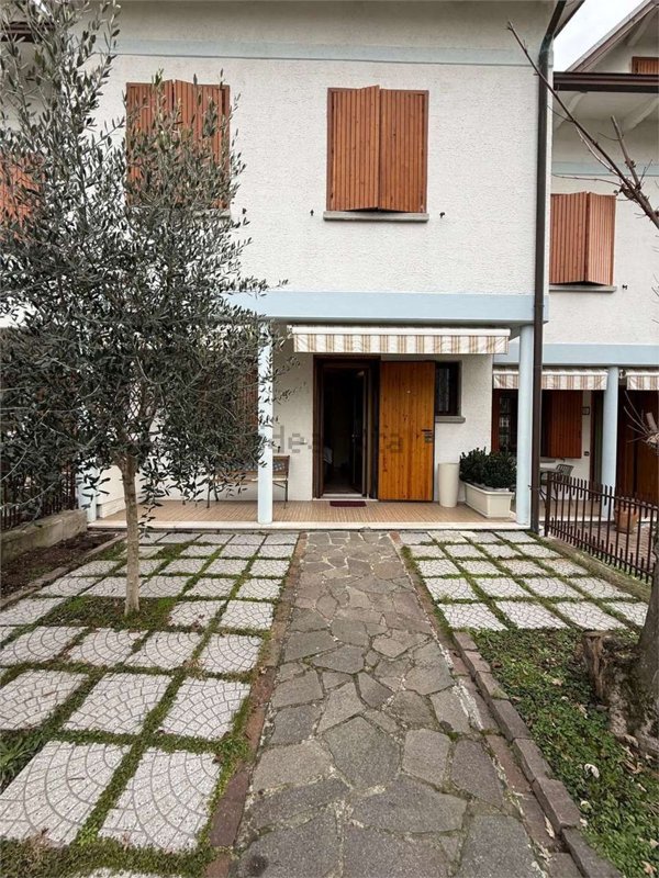 casa indipendente in vendita a Castellarano