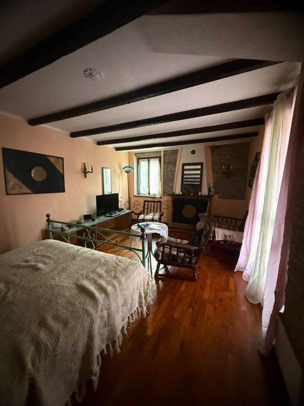 casa indipendente in vendita a Castellarano in zona Roteglia