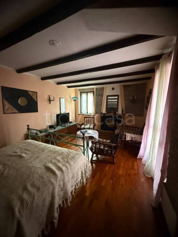 casa indipendente in vendita a Castellarano in zona Roteglia