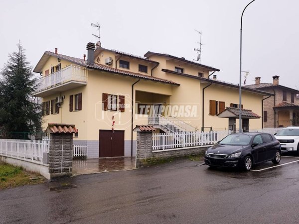 casa indipendente in vendita a Castellarano in zona Roteglia