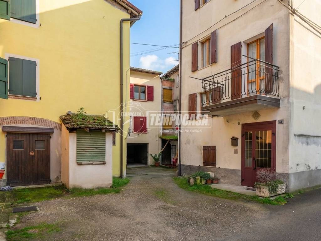 appartamento in vendita a Castellarano in zona Roteglia