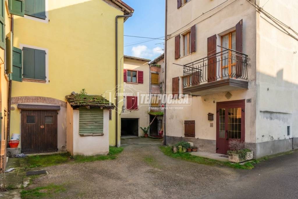 appartamento in vendita a Castellarano in zona Roteglia