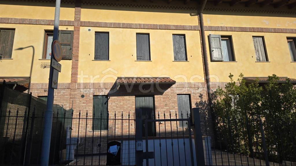 casa indipendente in vendita a Castellarano in zona Roteglia
