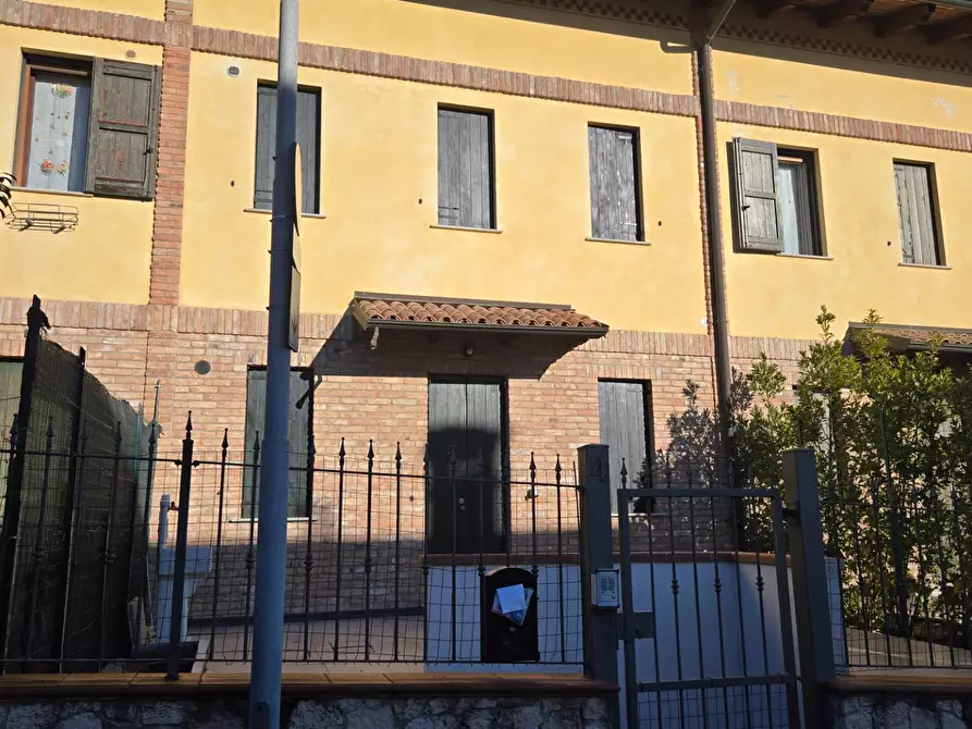 casa indipendente in vendita a Castellarano in zona Roteglia