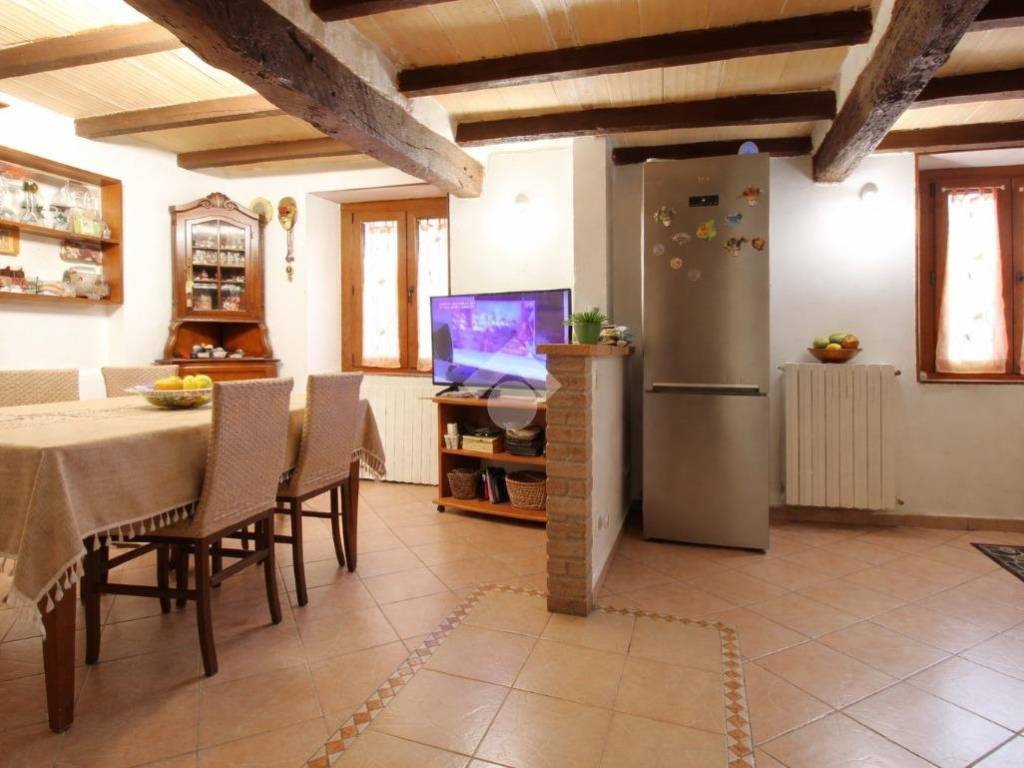 appartamento in vendita a Castellarano in zona Roteglia