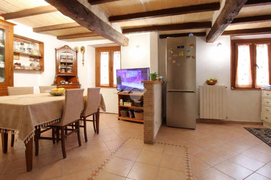 appartamento in vendita a Castellarano in zona Roteglia