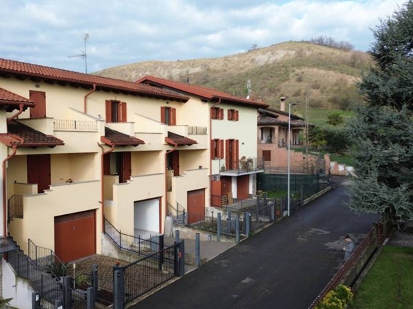 casa indipendente in vendita a Castellarano in zona Roteglia