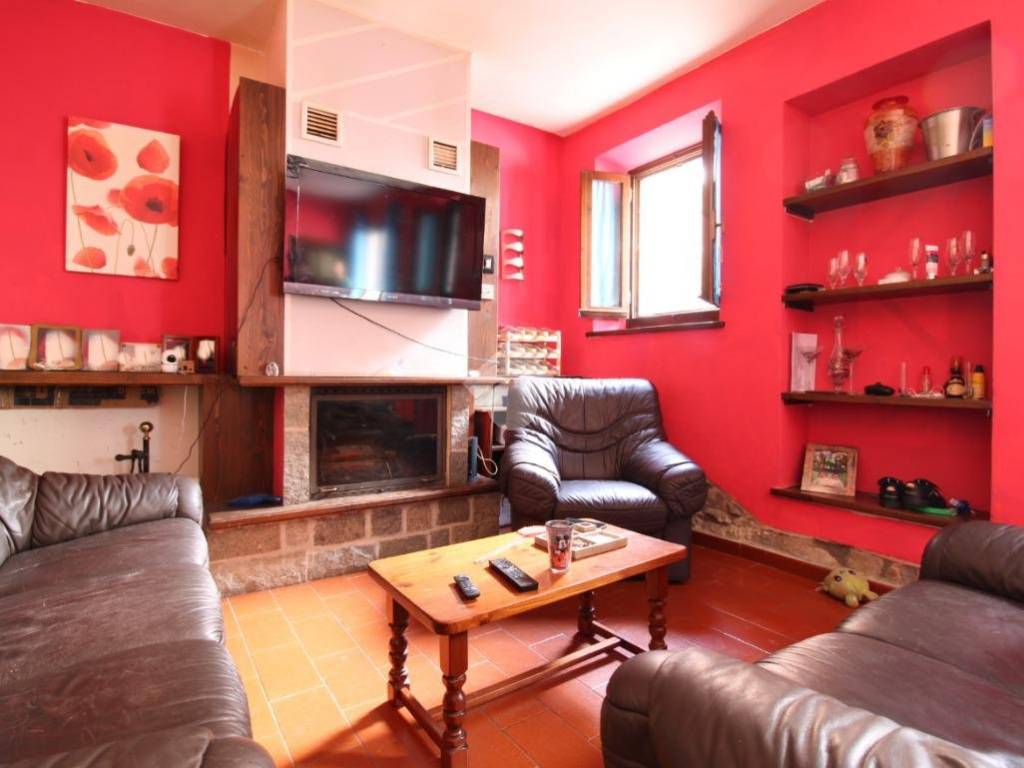 casa indipendente in vendita a Castellarano in zona Roteglia