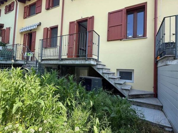 casa indipendente in vendita a Castellarano in zona Roteglia
