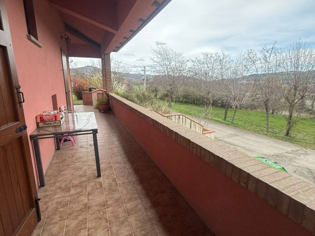 casa indipendente in vendita a Castellarano in zona Roteglia