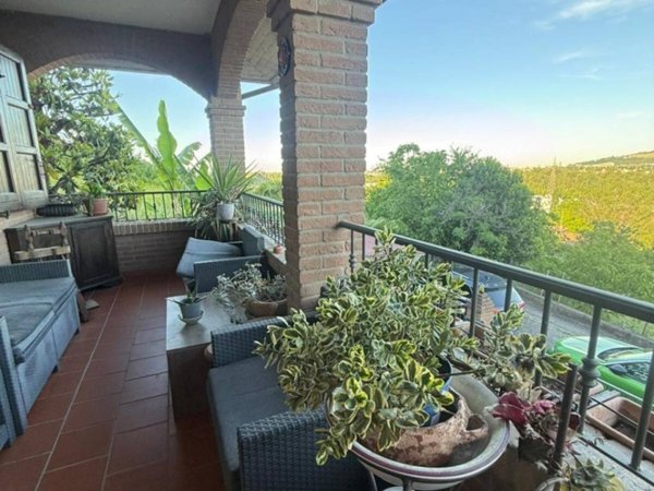 casa indipendente in vendita a Castellarano in zona Tressano