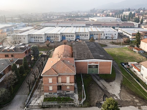 casa indipendente in vendita a Castellarano in zona Tressano