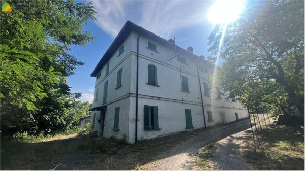 negozio in vendita a Castellarano in zona San Valentino
